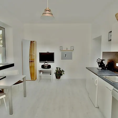 Appartement Near The Pond
