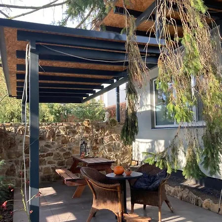Apartment Near The Pond *